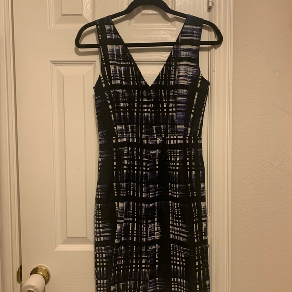 Size 2, abstract printed dress, Banana Republic - Picture 7 of 8